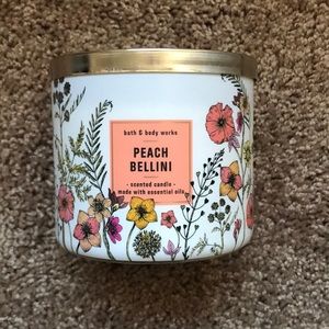 Peach Bellini candle from bath and body works